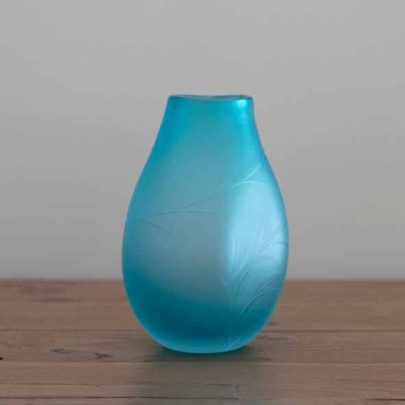 Harriet Schwarzrock | [tumbled vase small]